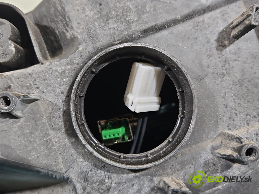 Skoda Superb III 2015-2024 2.0 tdi 190 HP automatic 140 kW 1968 cm3 5- Reflektor: pravý 3V1941016A (Svetlo predné pravé)