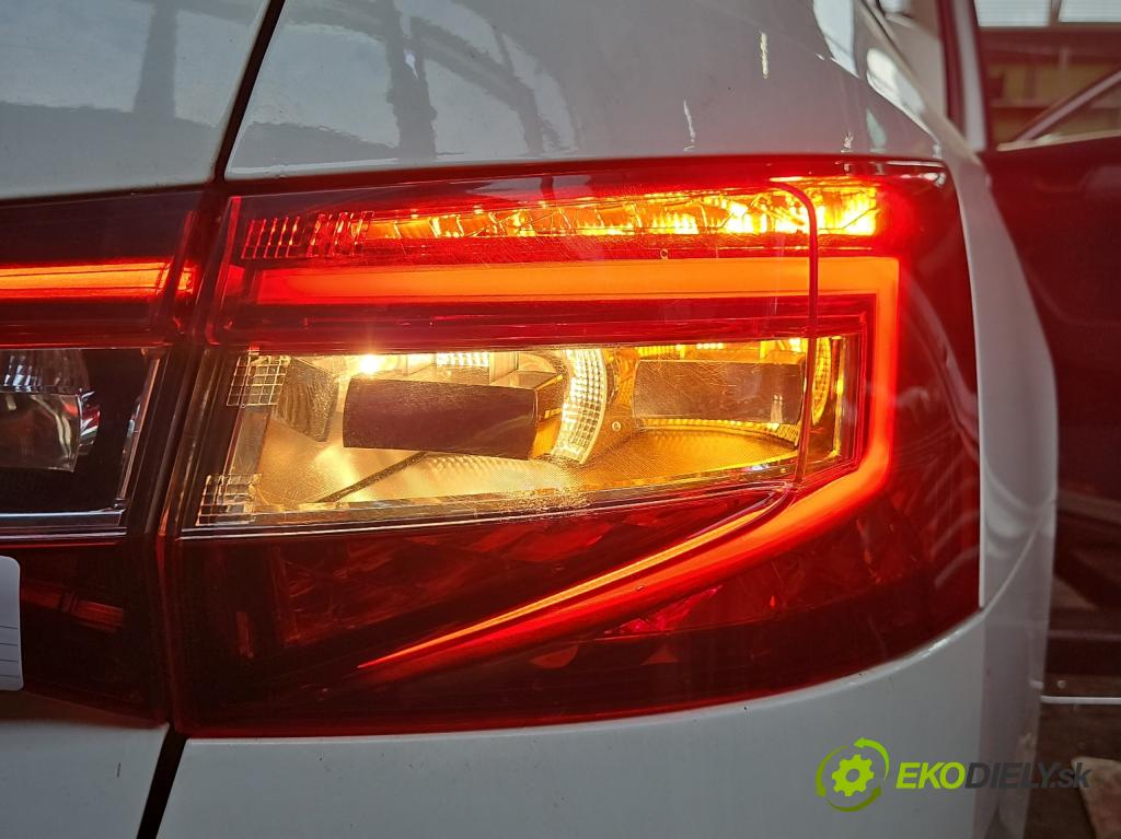 Skoda Superb III 2015-2024 2.0 tdi 190 hp automatic 140 kW 1968 cm3 5- světlo zadní pravé 3V9945208A (Klika dveří ostatní)