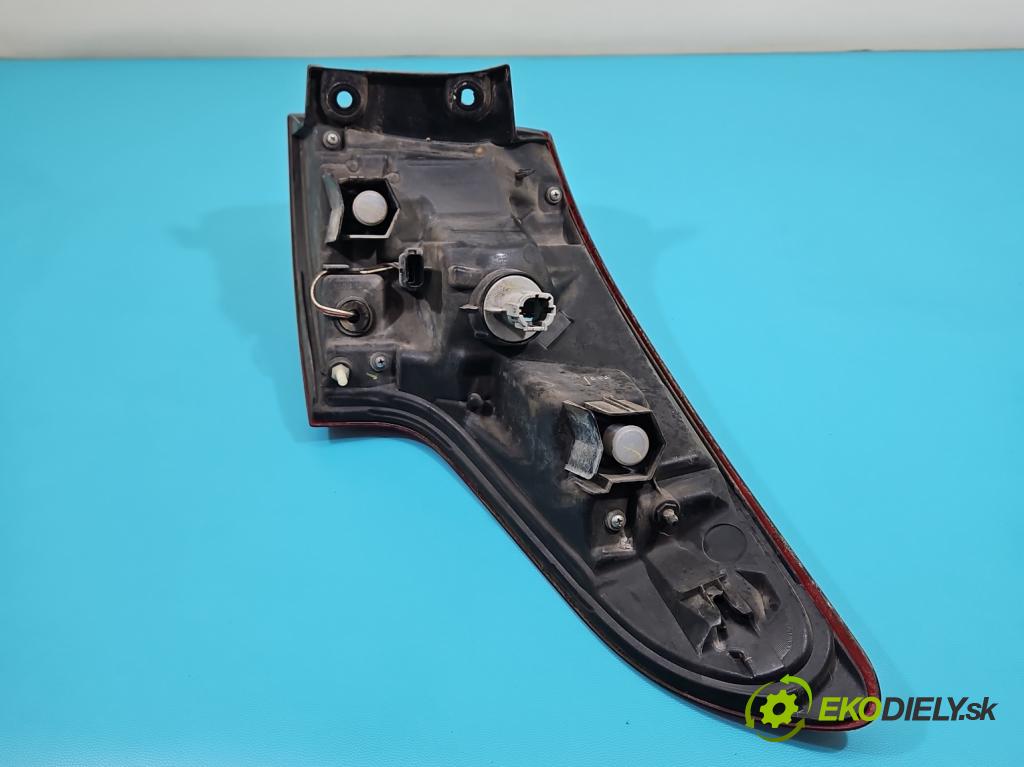 Nissan Qashqai II J11 2013-2021 1.6 dci 131 hp manual 96 kW 1598 cm3 5- světlo zadní levé 265554EA0A (Klika dveří ostatní)