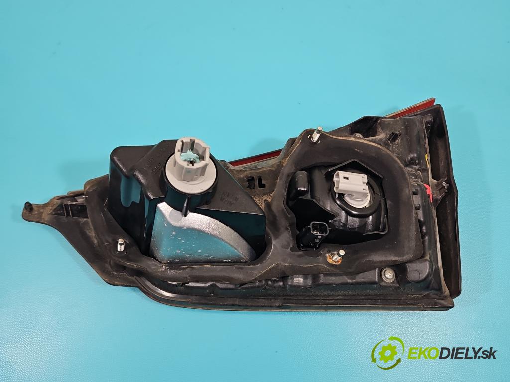 Nissan Qashqai II J11 2013-2021 1.6 dci 131 hp manual 96 kW 1598 cm3 5- světlo zadní levé  (Klika dveří ostatní)