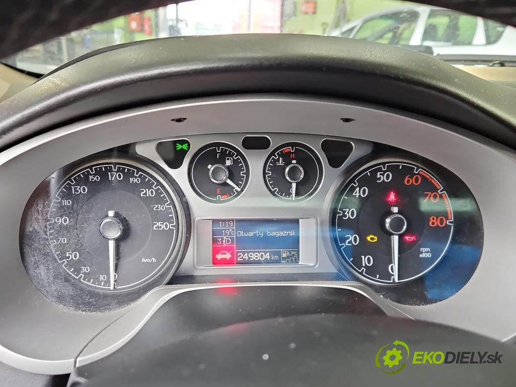 Lancia Delta III 2008-2014 1.4 T 120 HP manual 88 kW 1368 cm3 5- prístrojovka/ budíky  (Prístrojová doska)