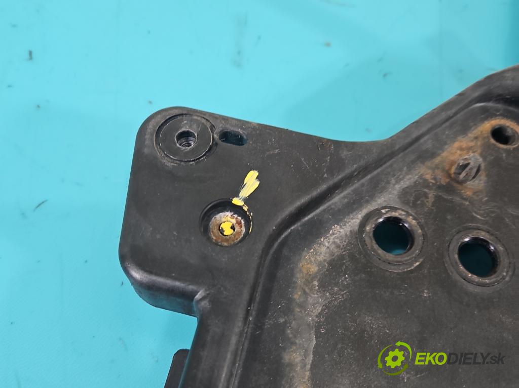 Hyundai I20 I 2008-2014 1.4 16V (G4FA) 101 hp automatic 74 kW 1396 cm3 5- stěna přední  (Přední výztuha)