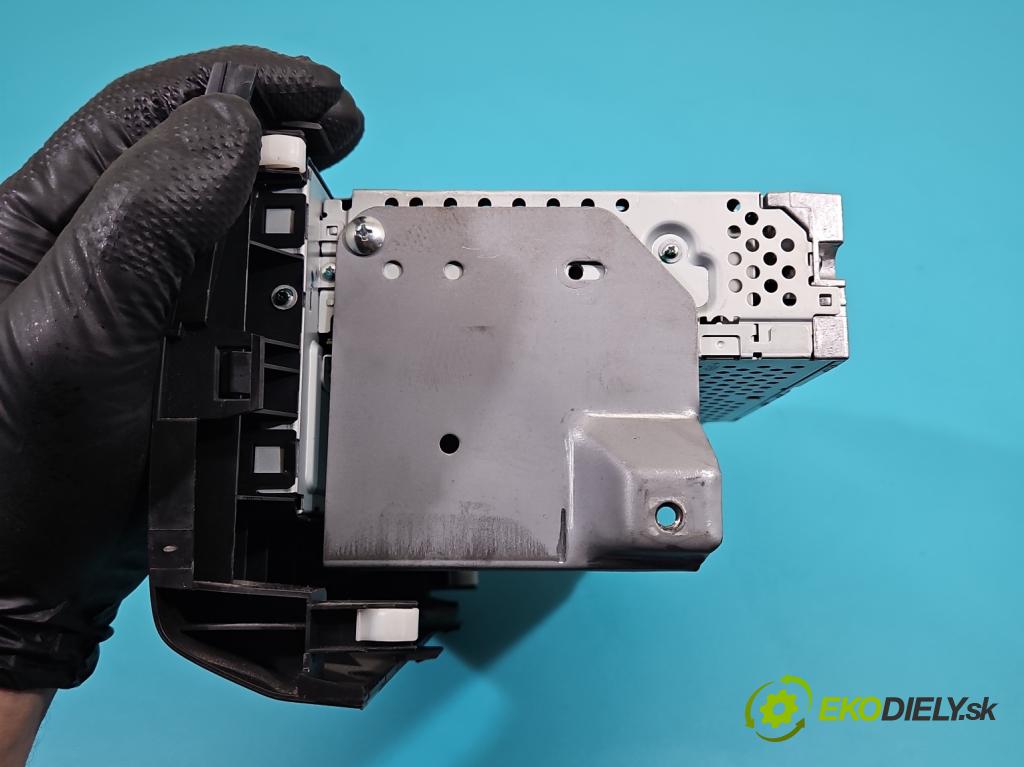 Suzuki Swift Mk6 2005-2010 1.3 16V 92 HP manual 67.5 kW 1328 cm3 5- Radio originál 39101-62J0