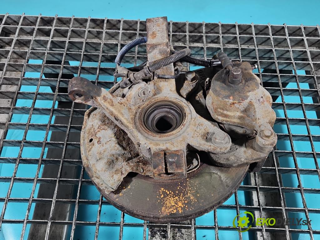 Kia Carens II 2002-2006 2.0 crdi 113 HP manual 83 kW 1991 cm3 5- náboj ľavé  (Náboj kolesa)