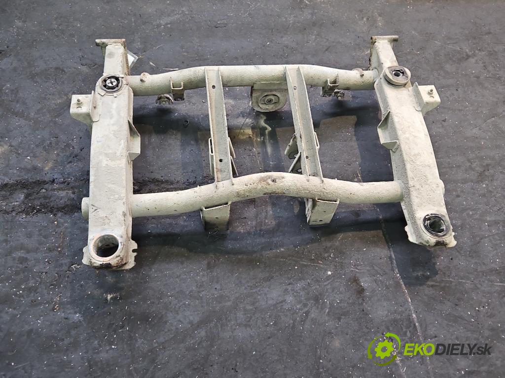 Renault Kangoo I 1998-2008 1.9 dci 80 hp manual 59 kW 1870 cm3 5- zadní výztuha  (Zadní výztuha)