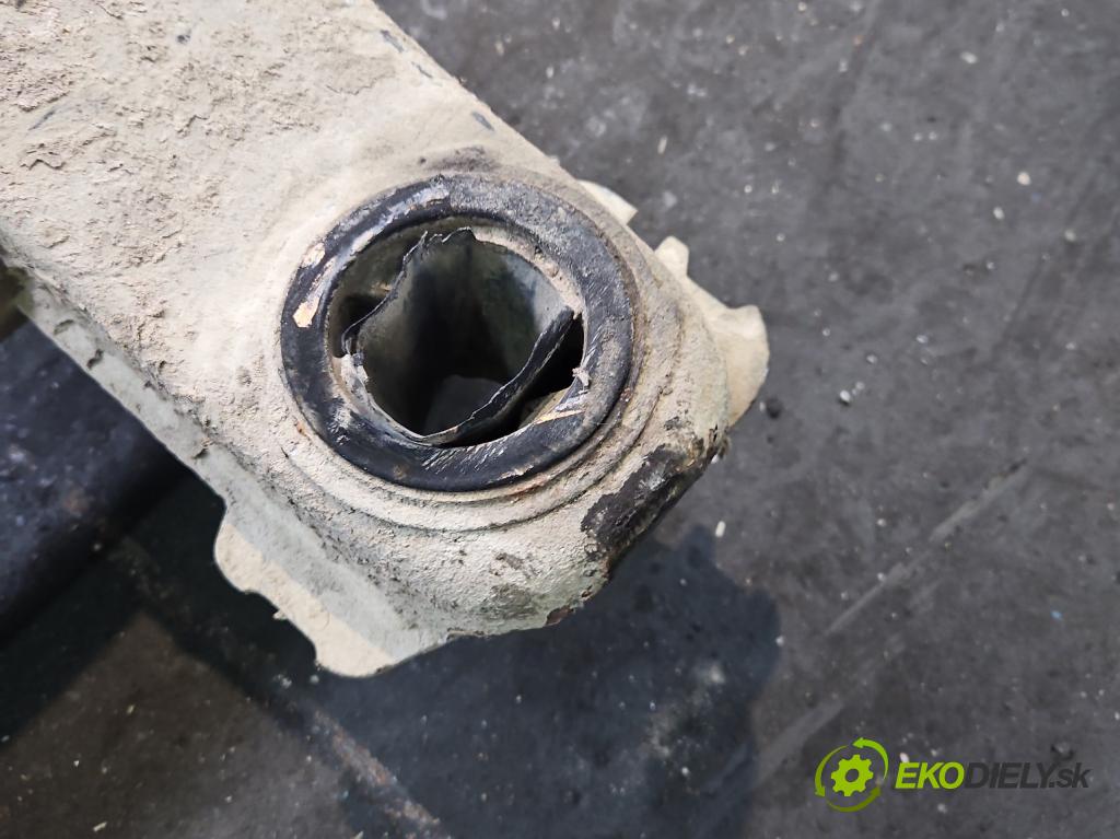 Renault Kangoo I 1998-2008 1.9 dci 80 hp manual 59 kW 1870 cm3 5- zadní výztuha  (Zadní výztuha)