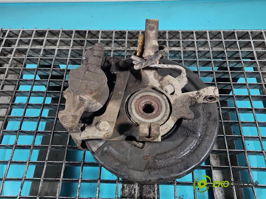 Renault Kangoo I 1998-2008 1.9 dci 80 HP manual 59 kW 1870 cm3 5- náboj pravé  (Náboj kolesa)