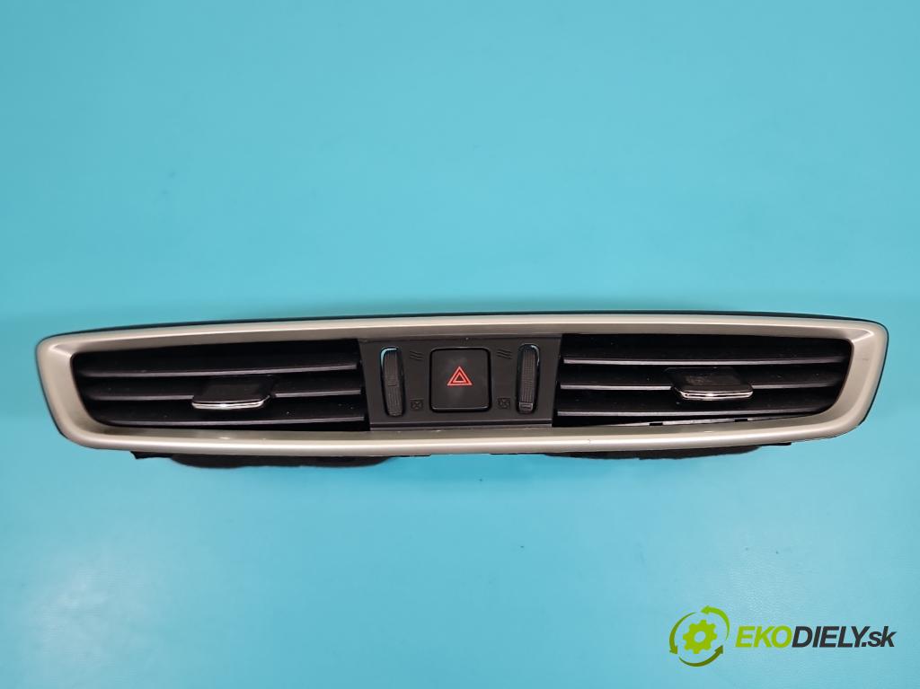 Nissan Qashqai II J11 2013-2021 1.6 dci 131 HP manual 96 kW 1598 cm3 5- Mřížka: kúrenia stredová 3049-0053 (Mriežka kúrenia (fukár))