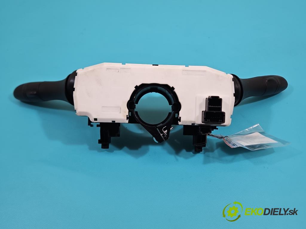 Nissan Qashqai II J11 2013-2021 1.6 dci 131 HP manual 96 kW 1598 cm3 5- prepínač komplex:  (Prepínacie páčky pod volantom)