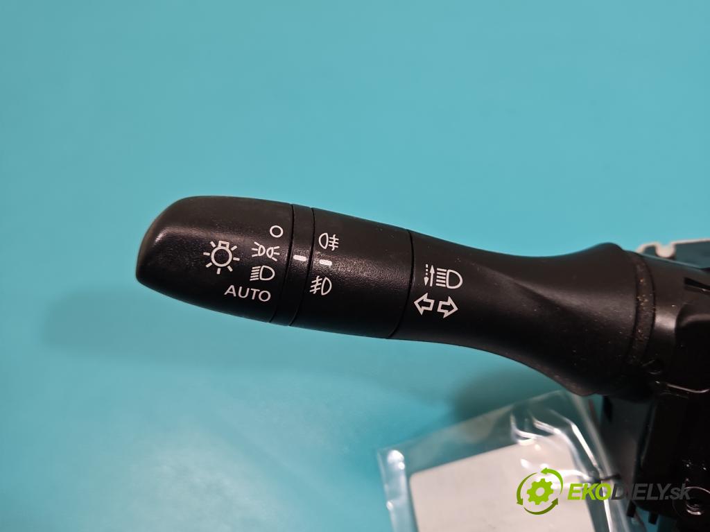 Nissan Qashqai II J11 2013-2021 1.6 dci 131 HP manual 96 kW 1598 cm3 5- prepínač komplex:  (Prepínacie páčky pod volantom)