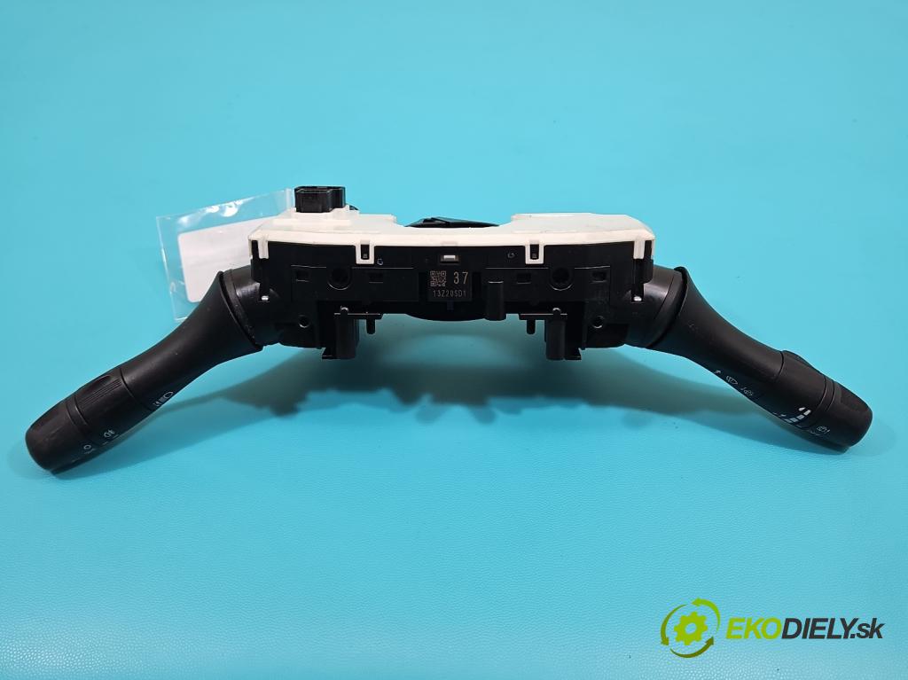 Nissan Qashqai II J11 2013-2021 1.6 dci 131 HP manual 96 kW 1598 cm3 5- prepínač komplex:  (Prepínacie páčky pod volantom)