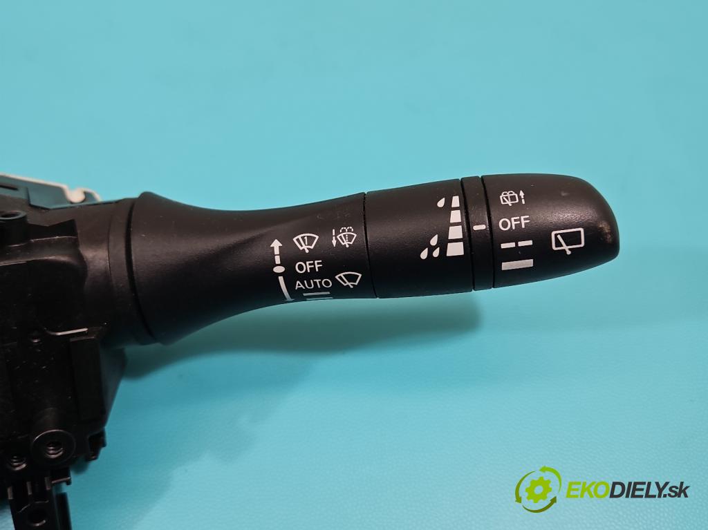 Nissan Qashqai II J11 2013-2021 1.6 dci 131 HP manual 96 kW 1598 cm3 5- prepínač komplex:  (Prepínacie páčky pod volantom)