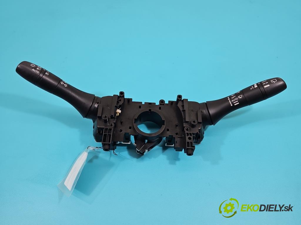 Nissan Qashqai II J11 2013-2021 1.6 dci 131 HP manual 96 kW 1598 cm3 5- prepínač komplex:  (Prepínacie páčky pod volantom)