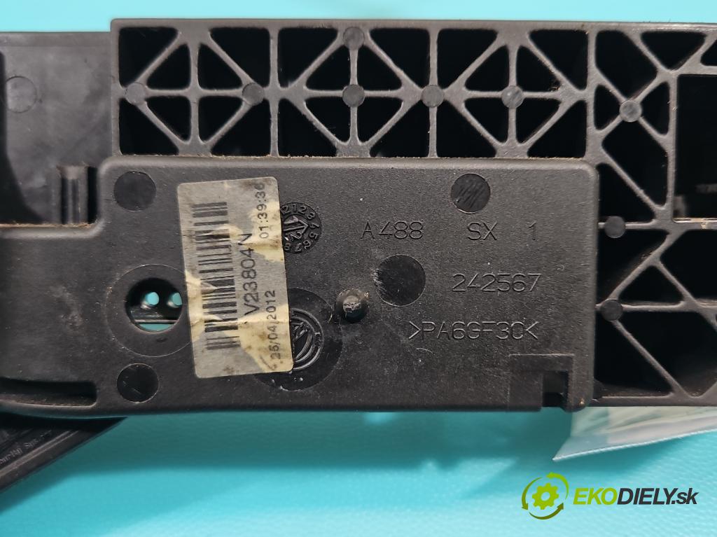 Lancia Delta III 2008-2014 1.4 T 120 hp manual 88 kW 1368 cm3 5- klika přední levé 242567 (Vnější přední levá klika dveří)