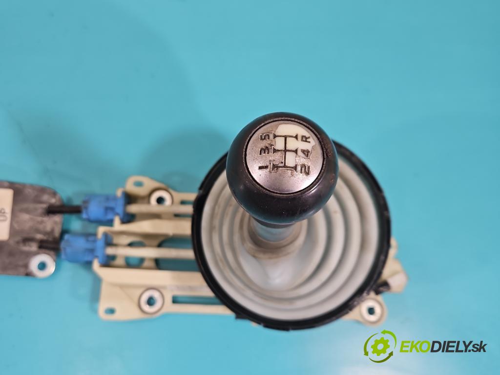 Mitsubishi Colt Z30 VI 2004-2012 1.3 16V 95 HP manual 70 kW 1332 cm3 5- Páka: Změny: stupeň,rýchlosť MN178047 (Rýchlostná páka (kulisa))