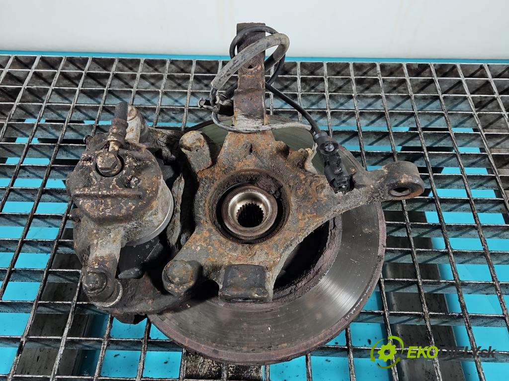 Mitsubishi Colt Z30 VI 2004-2012 1.3 16V 95 HP manual 70 kW 1332 cm3 5- náboj pravé  (Náboj kolesa)