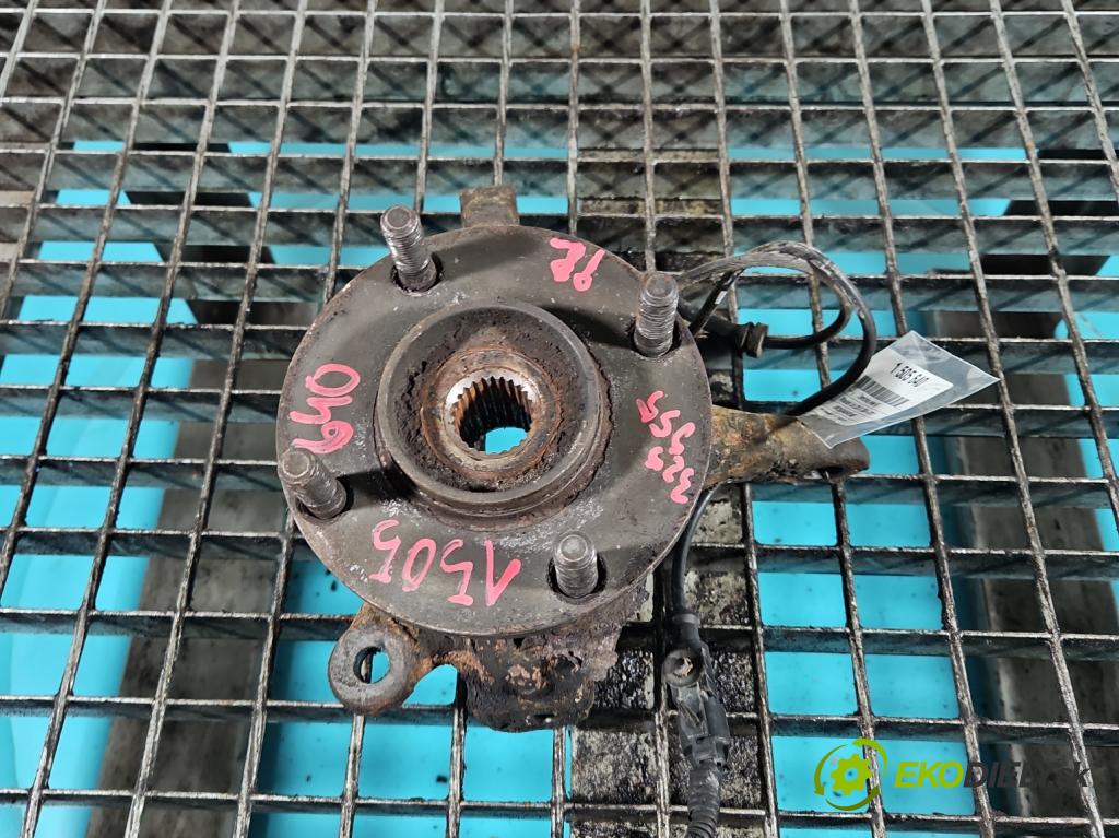 Mitsubishi Colt Z30 VI 2004-2012 1.3 16V 95 HP manual 70 kW 1332 cm3 5- náboj ľavé  (Náboj kolesa)