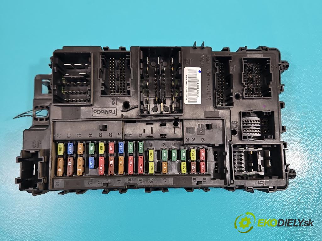 Ford Mondeo Mk5 2014-2022 2.0 tdci 179KM automatic 132 kW 1997 cm3 5- skříňka pojistková GU5T-15604 (Pojistková skříňka)