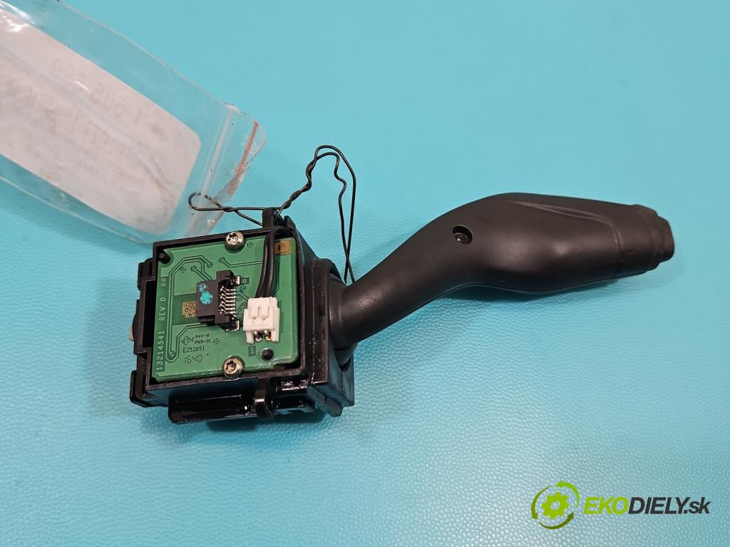 Ford Mondeo Mk5 2014-2022 2.0 tdci 179KM automatic 132 kW 1997 cm3 5- prepínač smeroviek EG9T-13335-FAW (Prepínacie páčky pod volantom)