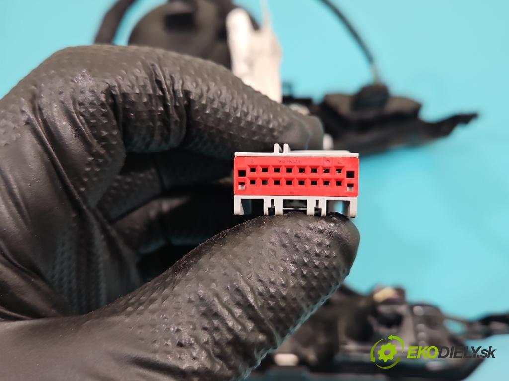 Ford Mondeo Mk5 2014-2022 2.0 tdci 179KM automatic 132 kW 1997 cm3 5- Rukojeť: na nápoje: DG9T13D734CCW (Držiak (úchyt) na nápoje)