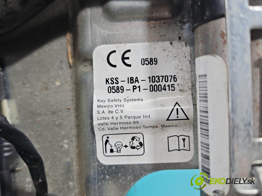 Ford Mondeo Mk5 2014-2022 2.0 tdci 179KM automatic 132 kW 1997 cm3 5- stěna bezpečnost zadní střední: DS73-F613G44-BM