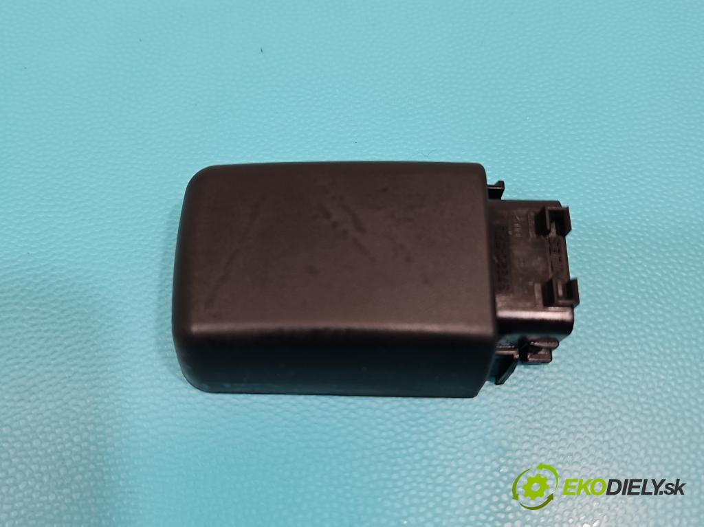 Suzuki SX4 S-Cross 2013-2021 1.6 16V 120 HP manual 88 kW 1586 cm3 5- snímač déšť: (Snímač dažďa)