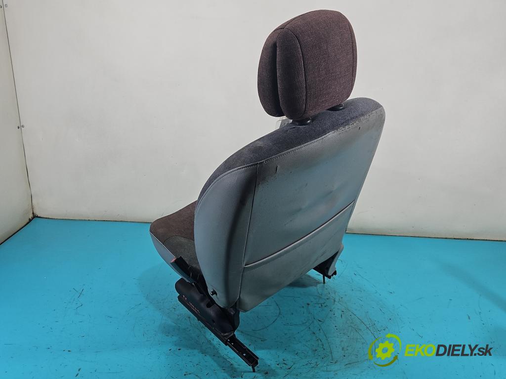 Renault Kangoo I 1998-2008 1.9 dci 80 HP manual 59 kW 1870 cm3 5- Sedačka pravý (Sedadlo)
