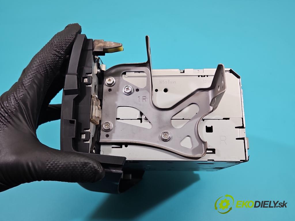 Toyota Rav4 III 2005-2012 2.2 D4D 136 HP manual 100 kW 2231 cm3 5- Radio originál 86120-42240