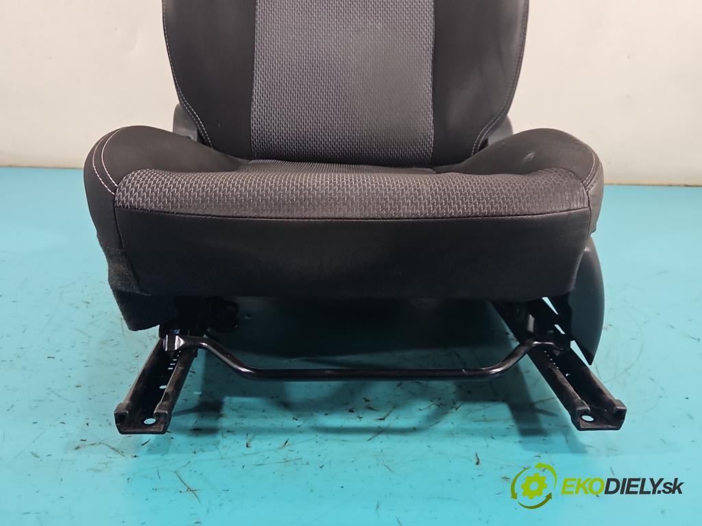 Suzuki SX4 S-Cross 2013-2021 1.6 16V 120 HP manual 88 kW 1586 cm3 5- Sedačka ľavý  (Sedadlo)