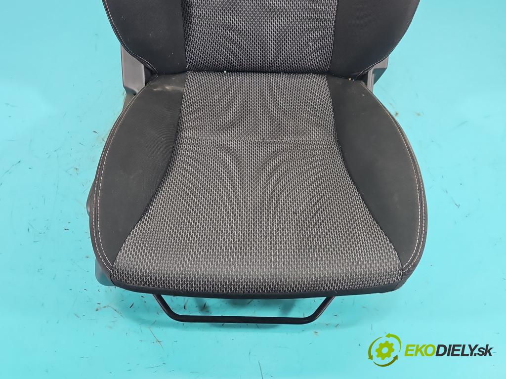 Suzuki SX4 S-Cross 2013-2021 1.6 16V 120 HP manual 88 kW 1586 cm3 5- Sedačka pravý  (Sedadlo)