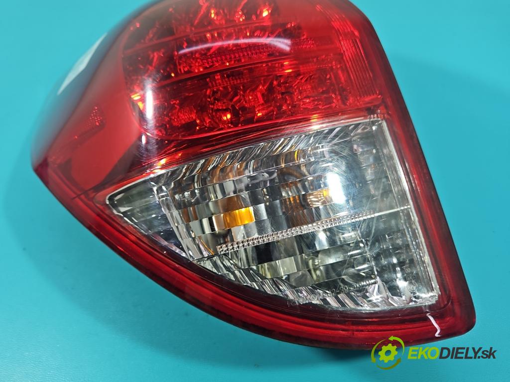 Toyota Rav4 III 2005-2012 2.2 D4D 136hp manual 100 kW 2231 cm3 5- světlo zadní levé  (Klika dveří ostatní)