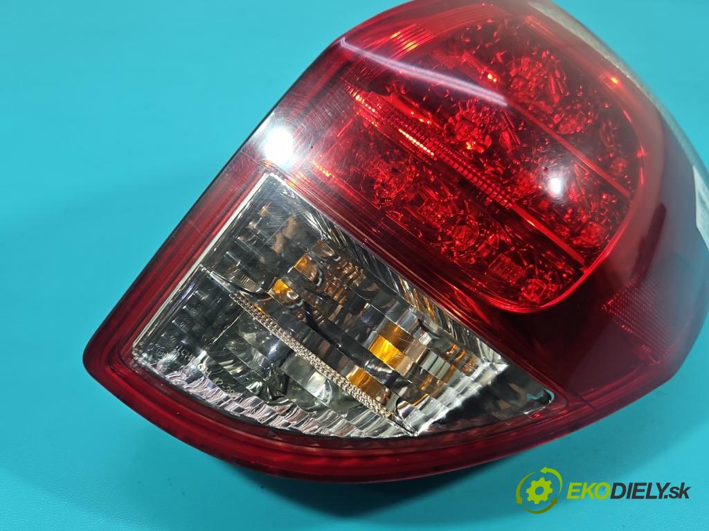 Toyota Rav4 III 2005-2012 2.2 D4D 136hp manual 100 kW 2231 cm3 5- světlo zadní pravé  (Klika dveří ostatní)
