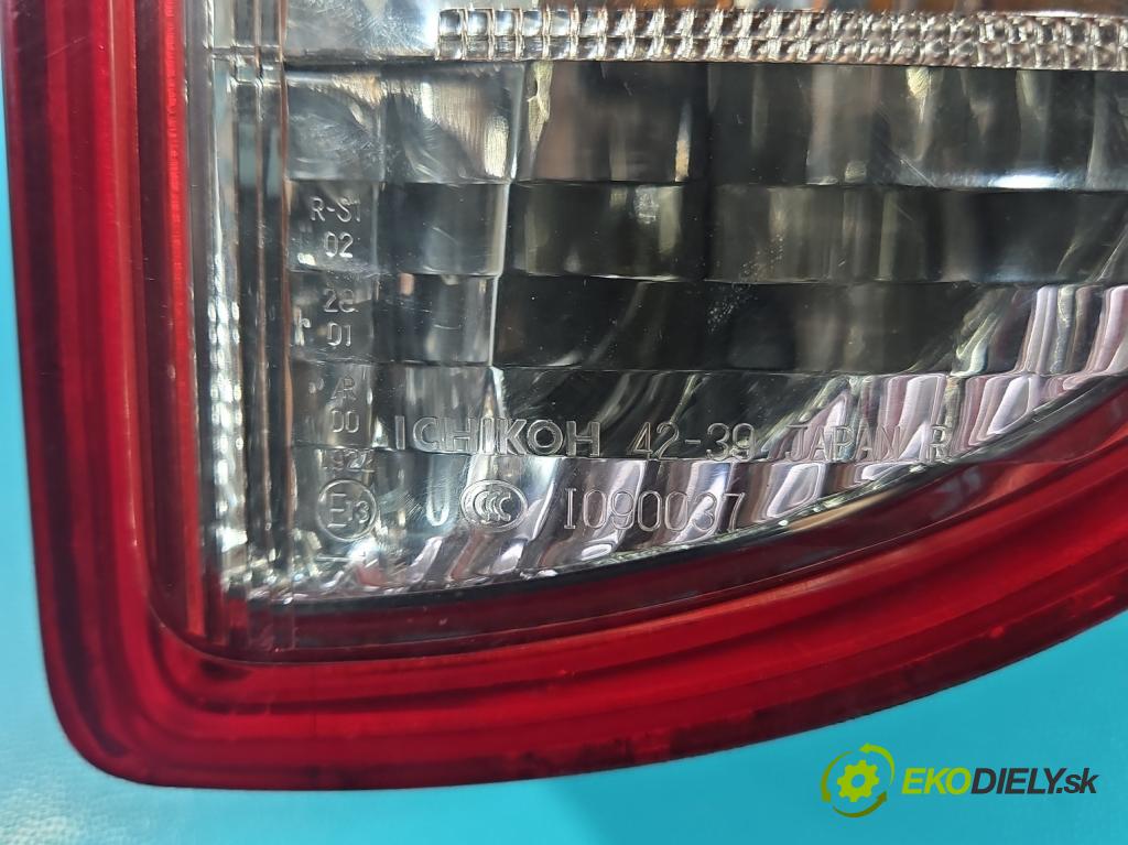 Toyota Rav4 III 2005-2012 2.2 D4D 136hp manual 100 kW 2231 cm3 5- světlo zadní pravé  (Klika dveří ostatní)
