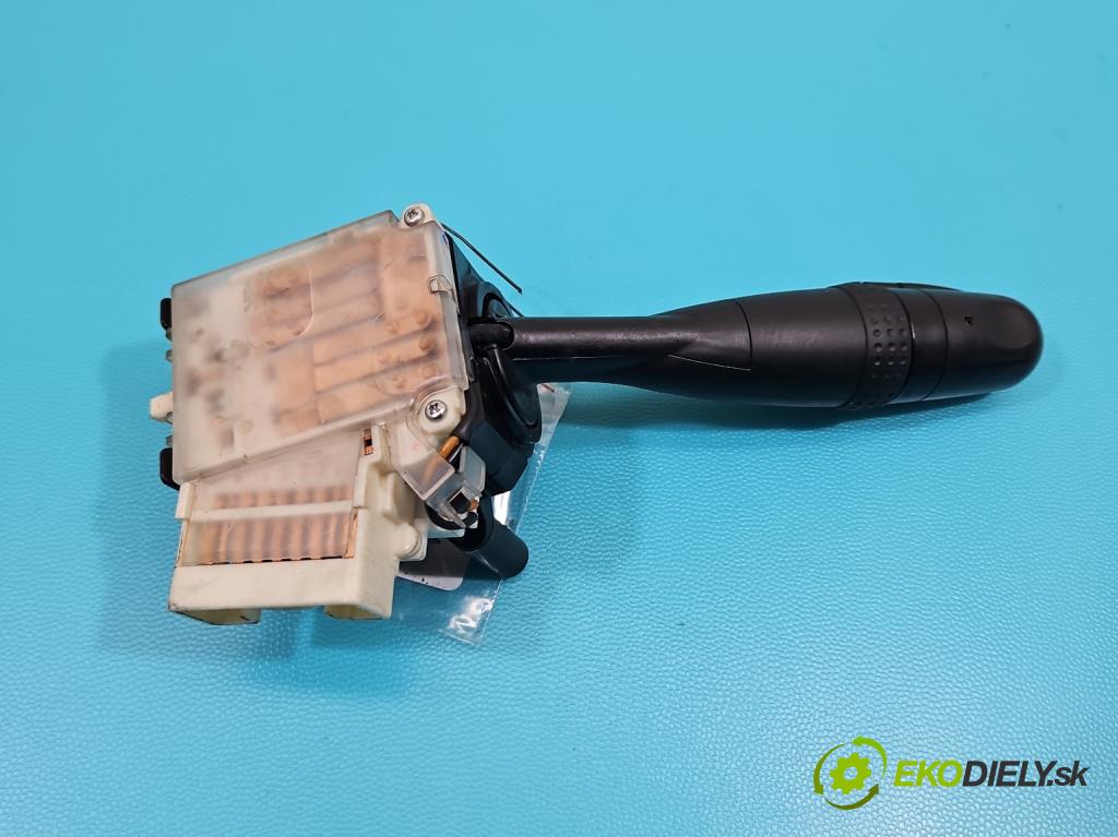 Suzuki Swift Mk6 2005-2010 1.3 16V 92 HP manual 67.5 kW 1328 cm3 5- prepínač smeroviek 173744 (Prepínacie páčky pod volantom)
