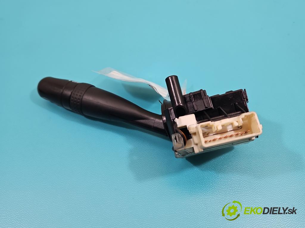 Suzuki Swift Mk6 2005-2010 1.3 16V 92 HP manual 67.5 kW 1328 cm3 5- prepínač smeroviek 173744 (Prepínacie páčky pod volantom)