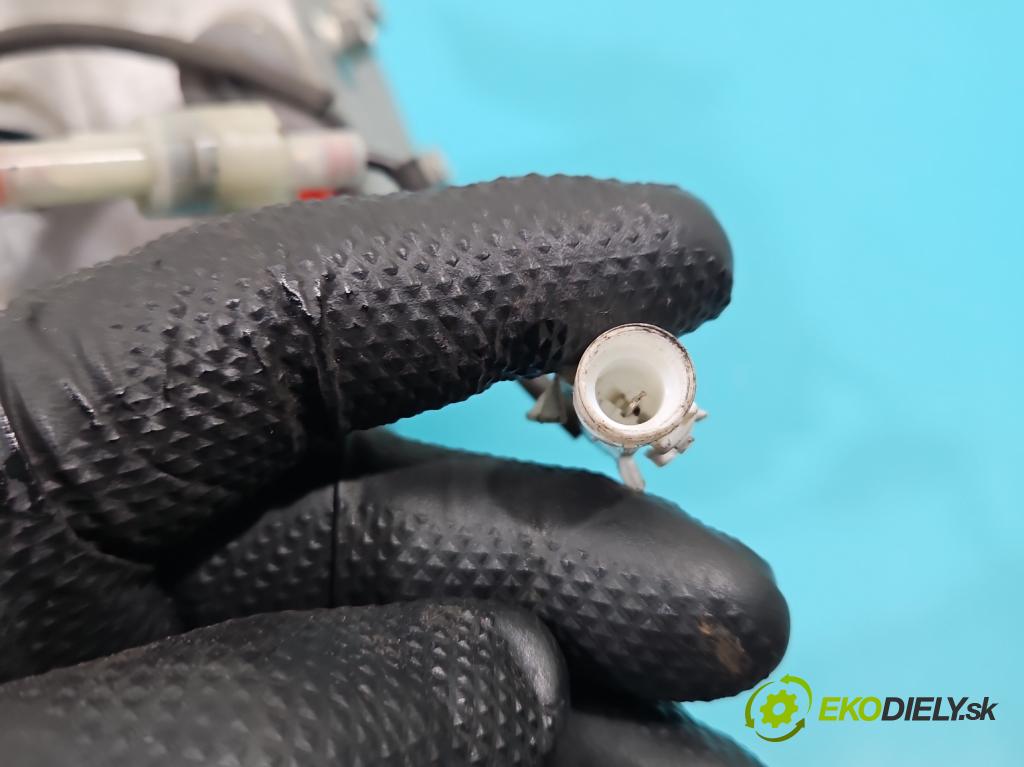 Suzuki Swift Mk6 2005-2010 1.3 16V 92 HP manual 67,5 kW 1328 cm3 5- Kompresor: klimatizácie KTT090079 (Kompresor klimatizácie)