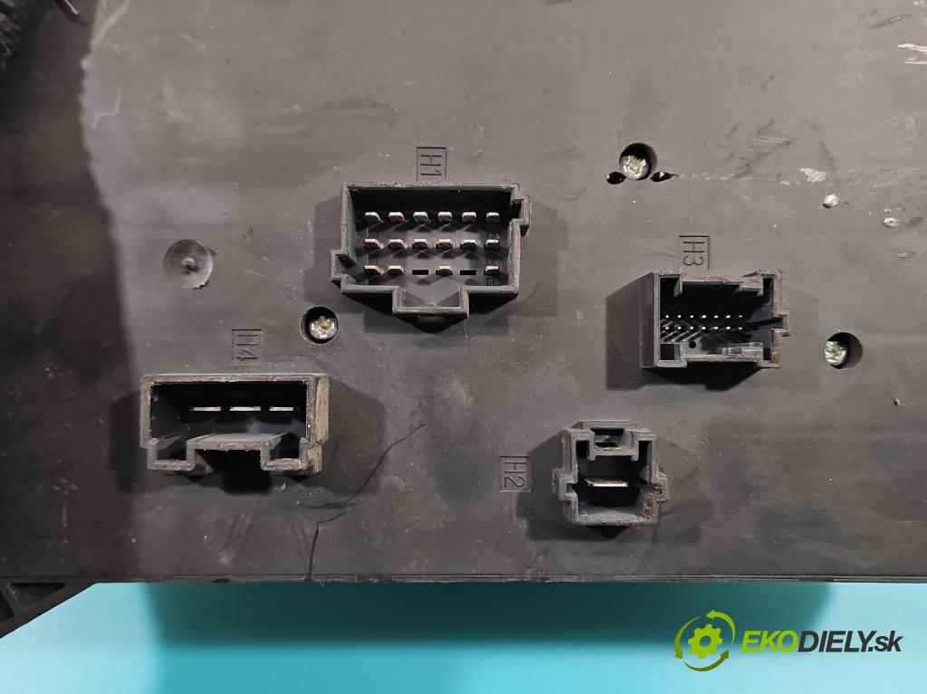 Vw Crafter 2006-2016 2.5 tdi 109 hp manual 80 kW 2461 cm3 4- skříňka pojistková A9065452501 (Pojistková skříňka)