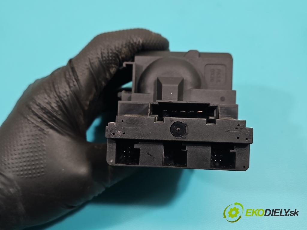 Vw Crafter 2006-2016 2.5 tdi 109 HP manual 80 kW 2461 cm3 4- Spínačka 9065452608 (Spínacia skrinka)