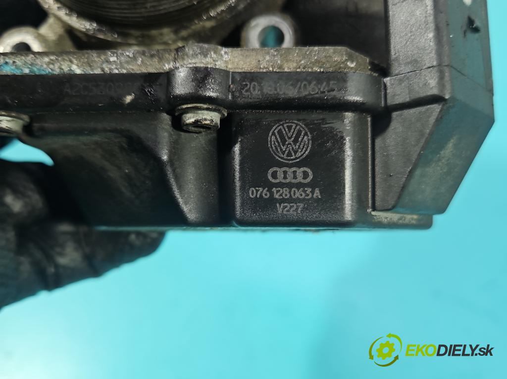 Vw Crafter 2006-2016 2.5 tdi 109 HP manual 80 kW 2461 cm3 4- klapka 076128063A (Škrtiaca klapka)