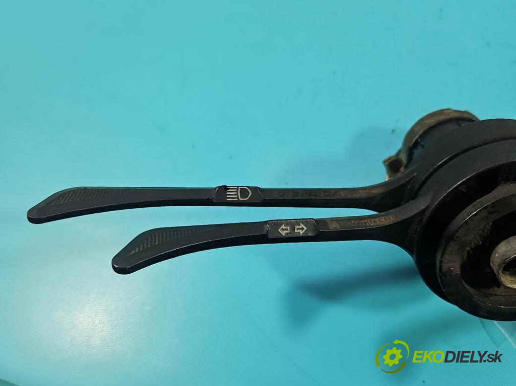 Fs lublin Lublin 2.4d 71 HP manual 52 kW 2417 cm3 5- prepínač komplex:  (Prepínacie páčky pod volantom)