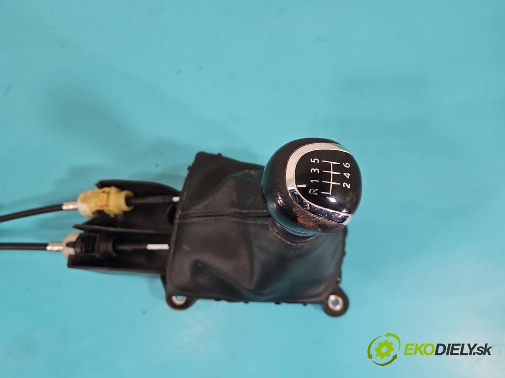 Nissan Qashqai II J11 2013-2021 1.6 dci 131 HP manual 96 kW 1598 cm3 5- Páka: Změny: stupeň,rýchlosť 341018015R (Rýchlostná páka (kulisa))