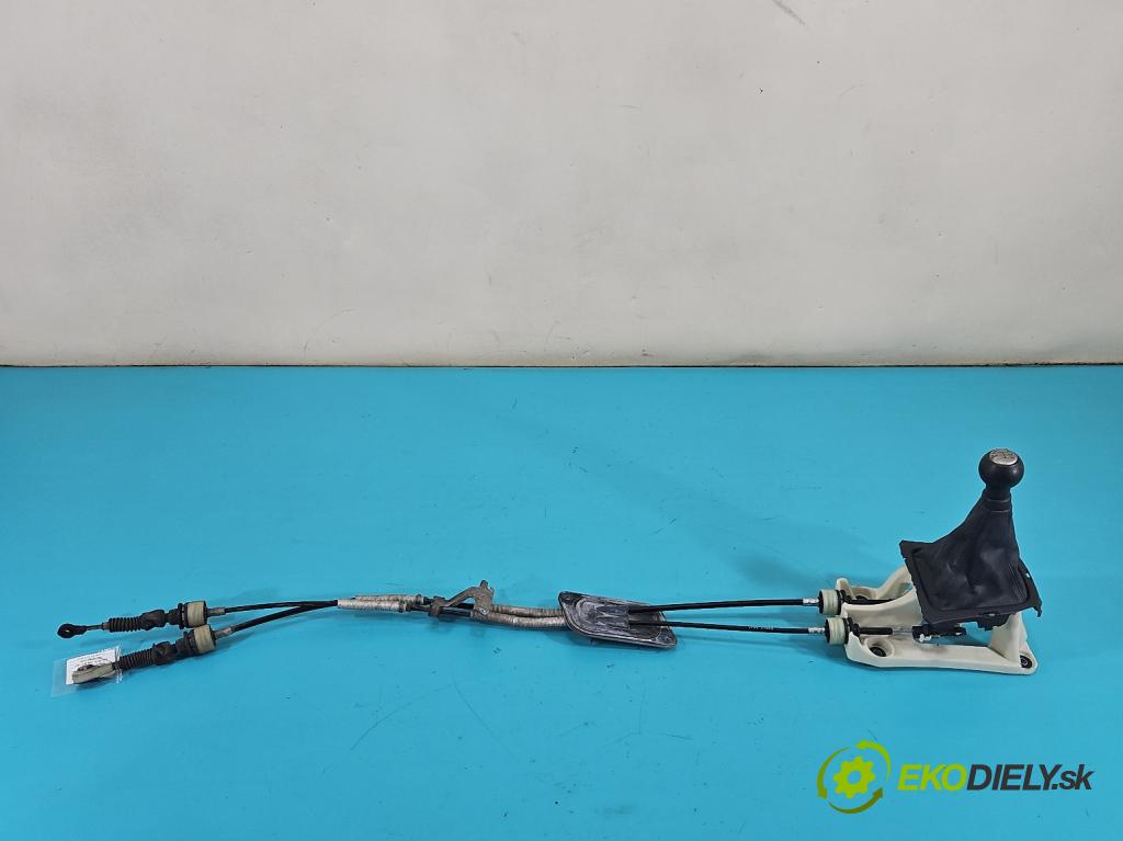 Suzuki SX4 S-Cross 2013-2021 1.6 16V 120 HP manual 88 kW 1586 cm3 5- Páka: Změny: stupeň,rýchlosť 4F05-61M20 (Rýchlostná páka (kulisa))