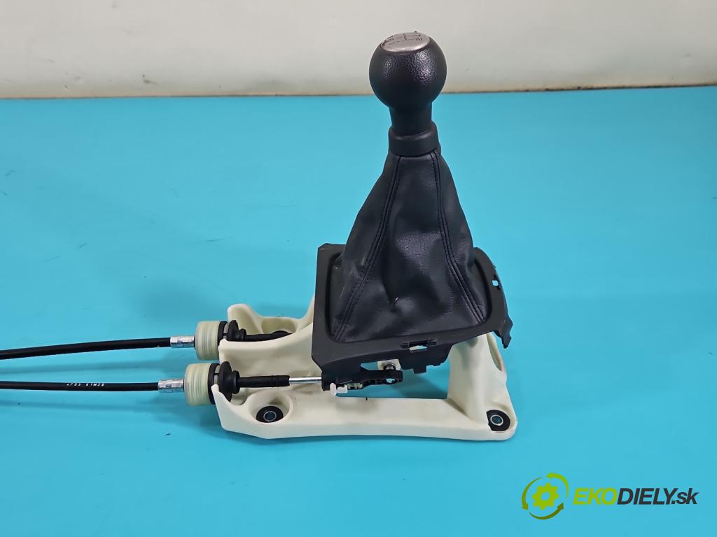 Suzuki SX4 S-Cross 2013-2021 1.6 16V 120 HP manual 88 kW 1586 cm3 5- Páka: Změny: stupeň,rýchlosť 4F05-61M20 (Rýchlostná páka (kulisa))