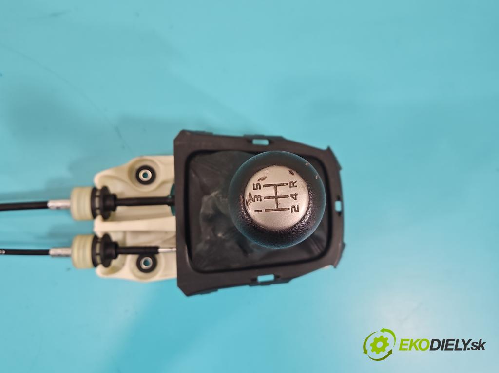 Suzuki SX4 S-Cross 2013-2021 1.6 16V 120 HP manual 88 kW 1586 cm3 5- Páka: Změny: stupeň,rýchlosť 4F05-61M20 (Rýchlostná páka (kulisa))