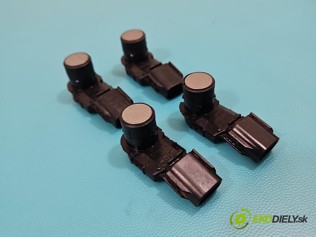 Suzuki SX4 S-Cross 2013-2021 1.6 16V 120 hp manual 88 kW 1586 cm3 5- snímač parkování 61M10