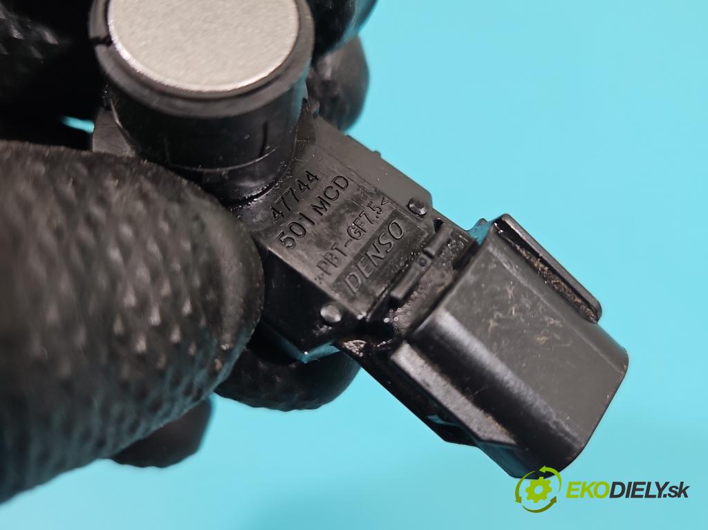 Suzuki SX4 S-Cross 2013-2021 1.6 16V 120 HP manual 88 kW 1586 cm3 5- snímač parkovaní: 61M10