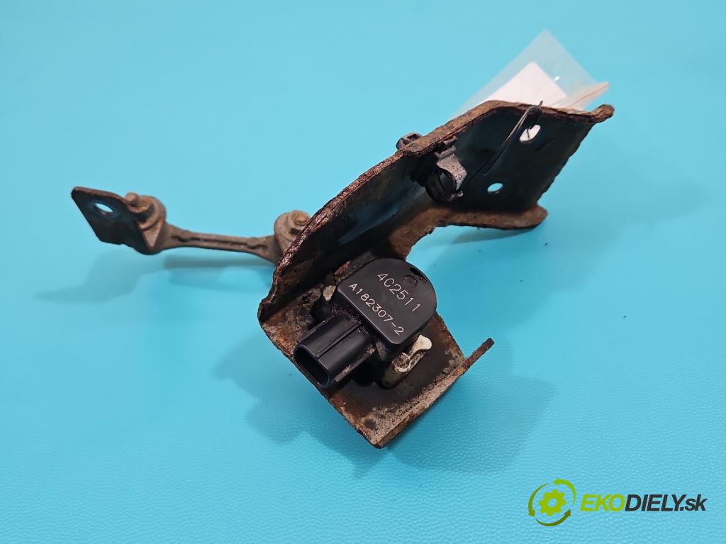 Suzuki SX4 S-Cross 2013-2021 1.6 16V 120 HP manual 88 kW 1586 cm3 5- snímač nastavenia xenon A182307-2 (Snímač)