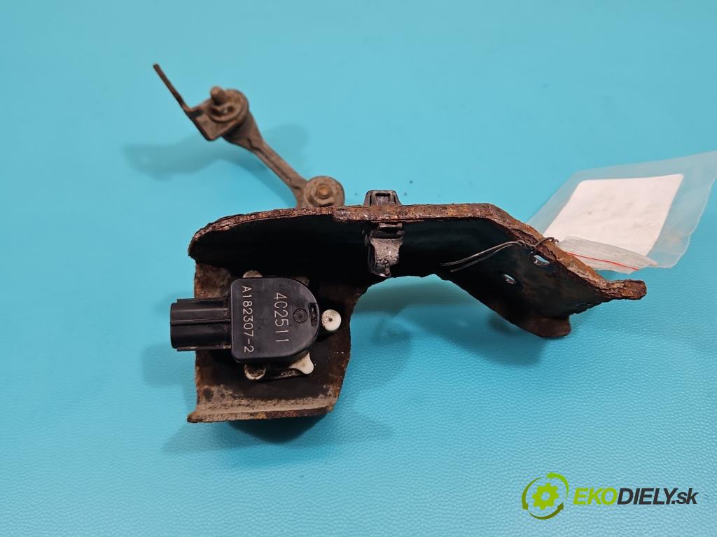 Suzuki SX4 S-Cross 2013-2021 1.6 16V 120 HP manual 88 kW 1586 cm3 5- snímač nastavenia xenon A182307-2 (Snímač)