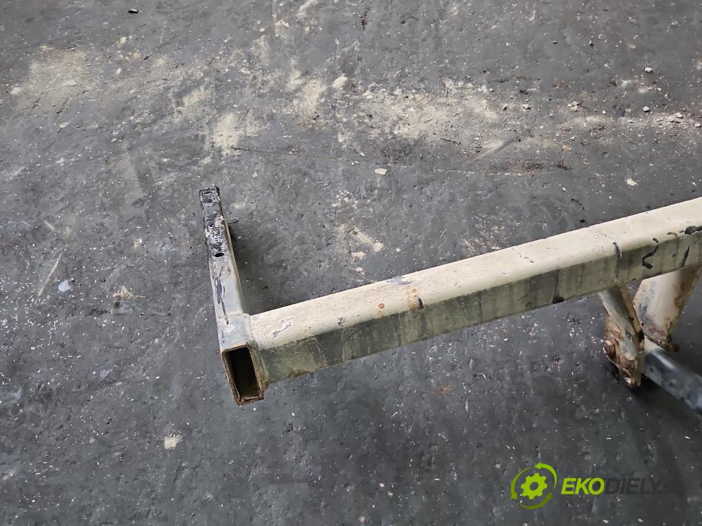 Vw Passat B5 1995-2005 1.6 8V 101 hp manual 74 kW 1595 cm3 4- oko tažné (Tažné zařízení)