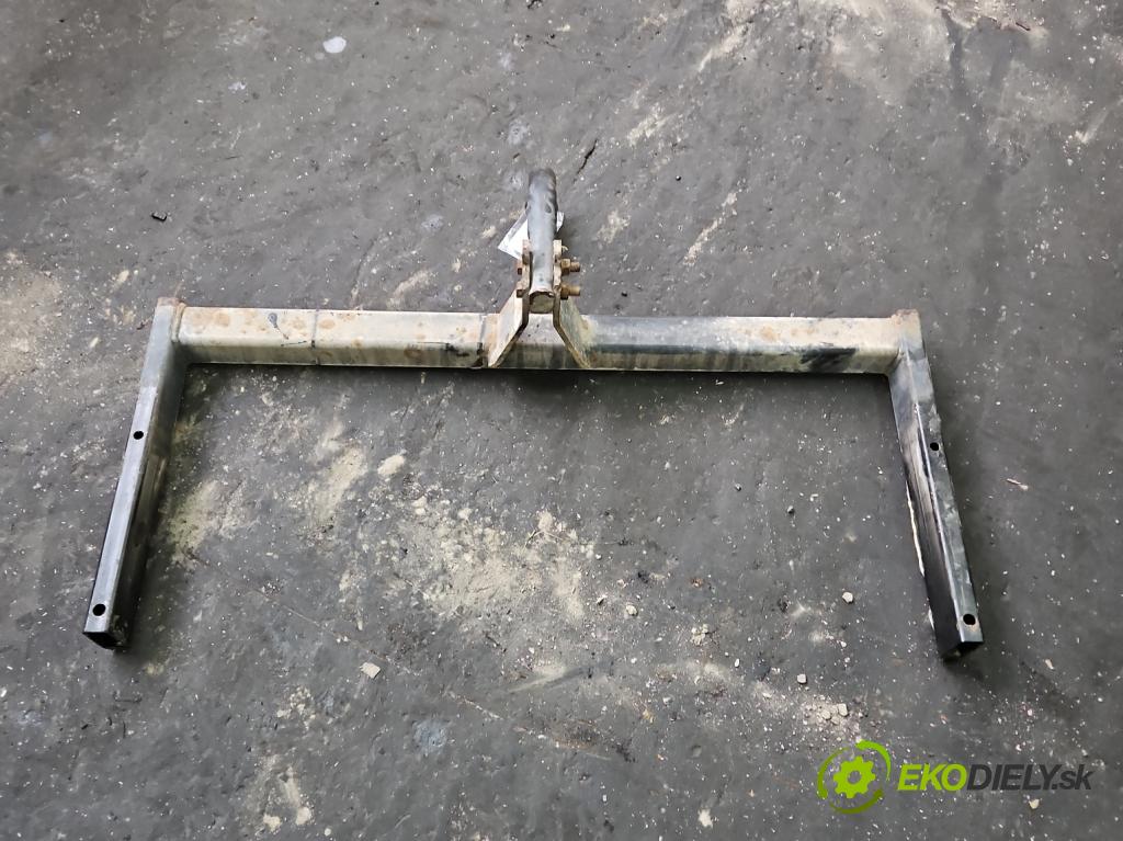 Vw Passat B5 1995-2005 1.6 8V 101 hp manual 74 kW 1595 cm3 4- oko tažné (Tažné zařízení)